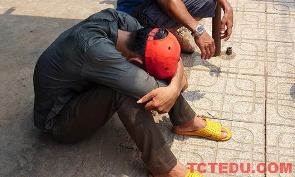 Nóng trong tuần: Hai thanh niên táo tợn cướp ngân hàng ở Sài Gòn